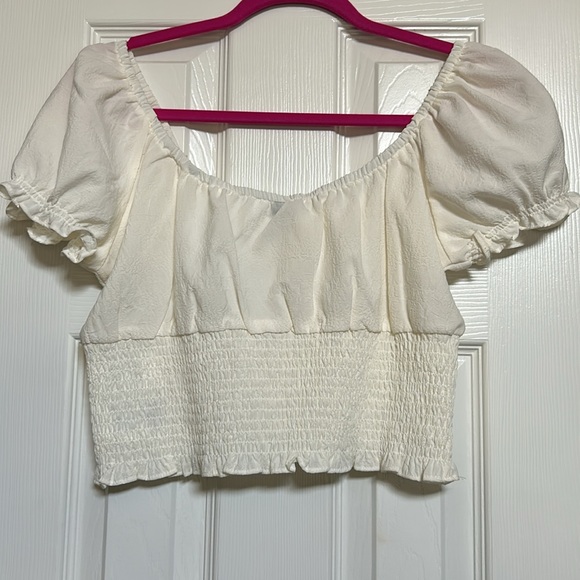 H&M Divided Cream Cropped Peasant Top M NWT - Picture 3 of 3